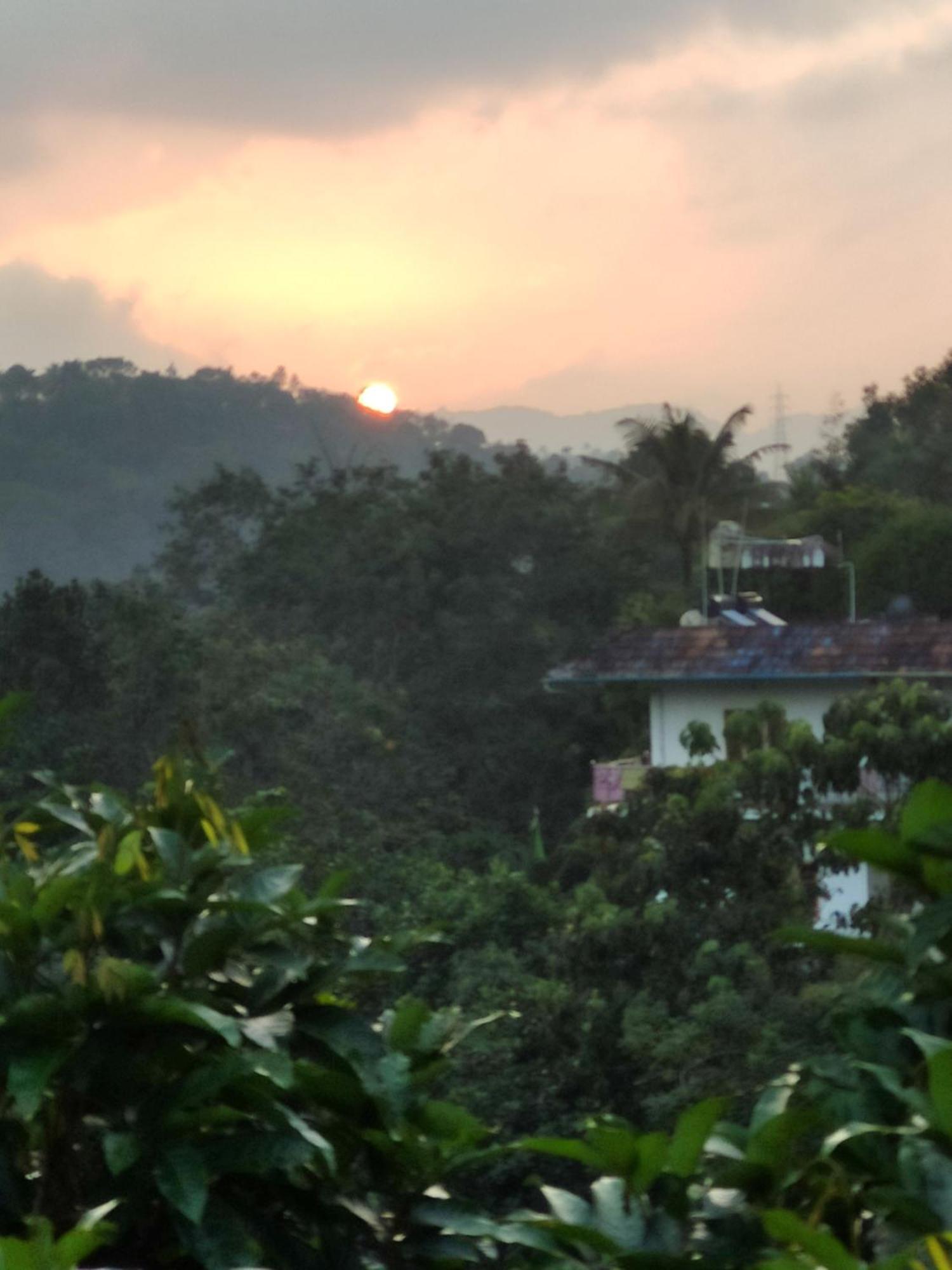 Soly'S Villa Homestay Munnar Εξωτερικό φωτογραφία
